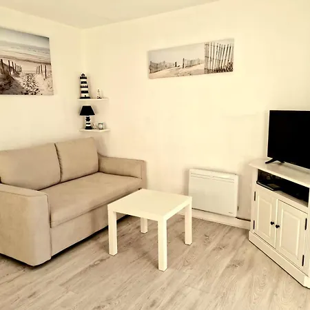 Piscine Et Commerces Proche 아파트 *