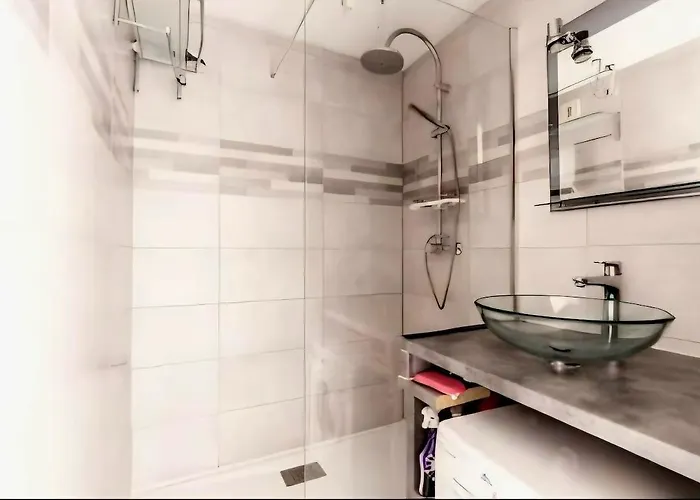 Apartment Piscine Et Commerces Proche