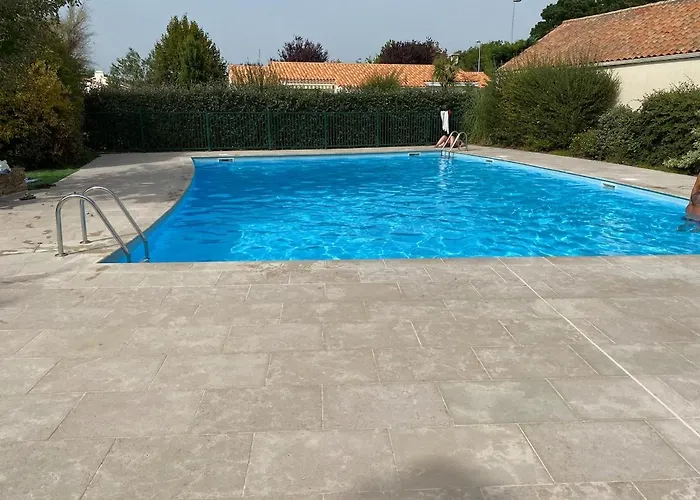 Apartment Piscine Et Commerces Proche